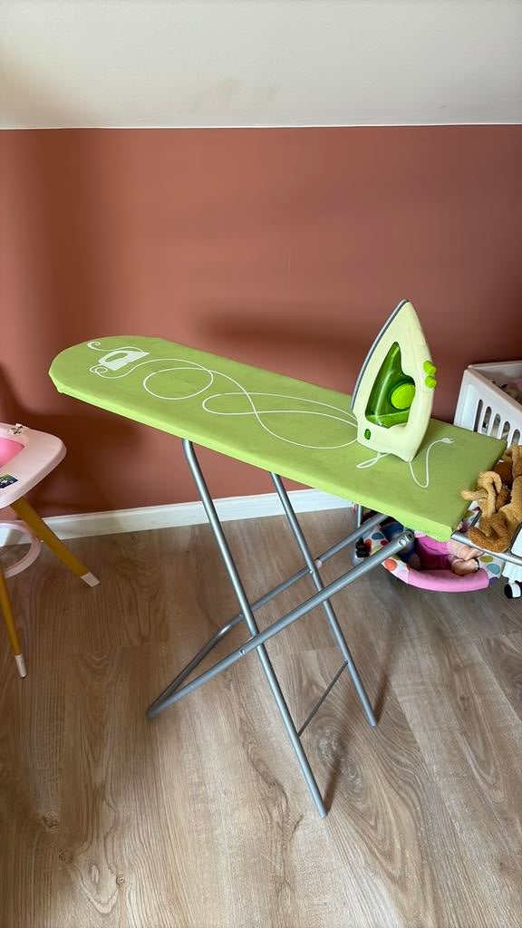 Kinder strijkplank en ijzer, Ophalen, Zo goed als nieuw