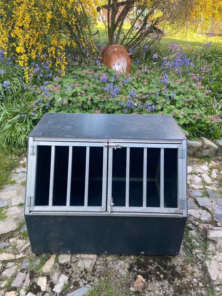 Banc pour 1 grand ou 2 petits chiens, Enlèvement, Comme neuf