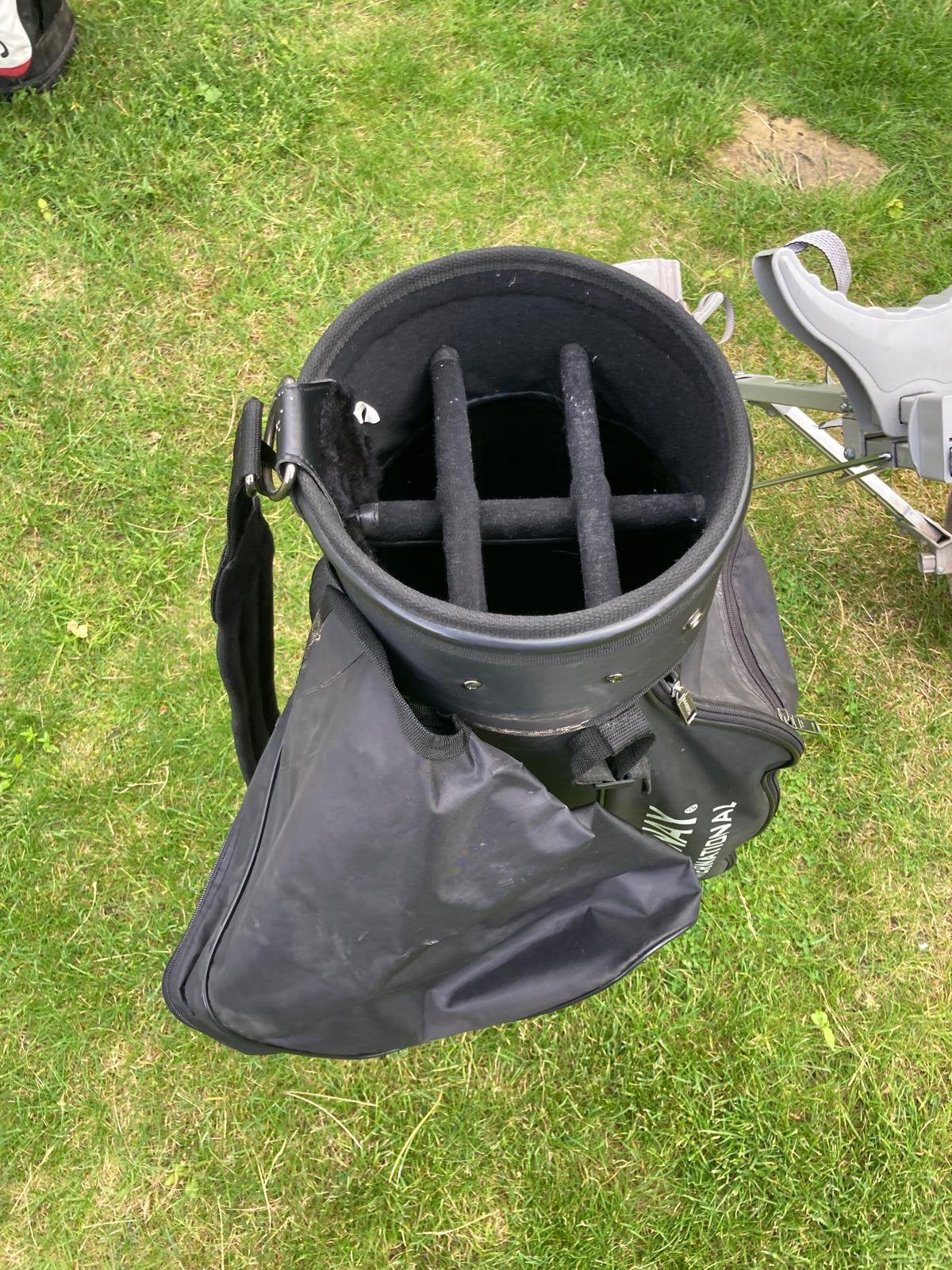 Golftas met karretje, Ophalen, Zo goed als nieuw