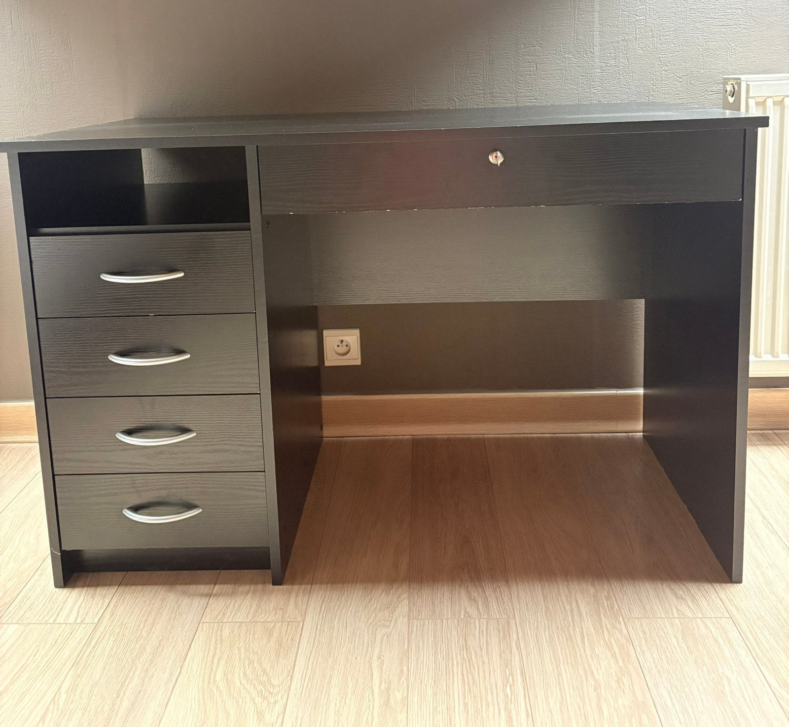 Zwarte kinderbureau, Ophalen, Zo goed als nieuw, Kinderbureau