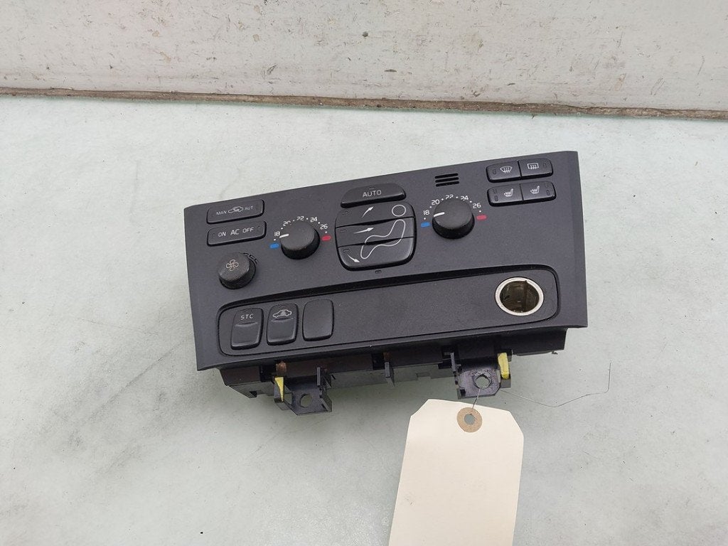 PANNEAU DE COMMANDE CHAUFFAGE CLIMATISATION Volvo V70 (SW), Info@volvocars.com, Volvo Car Germany GmbH, Siegburger Straße 229
50679  Köln, DE