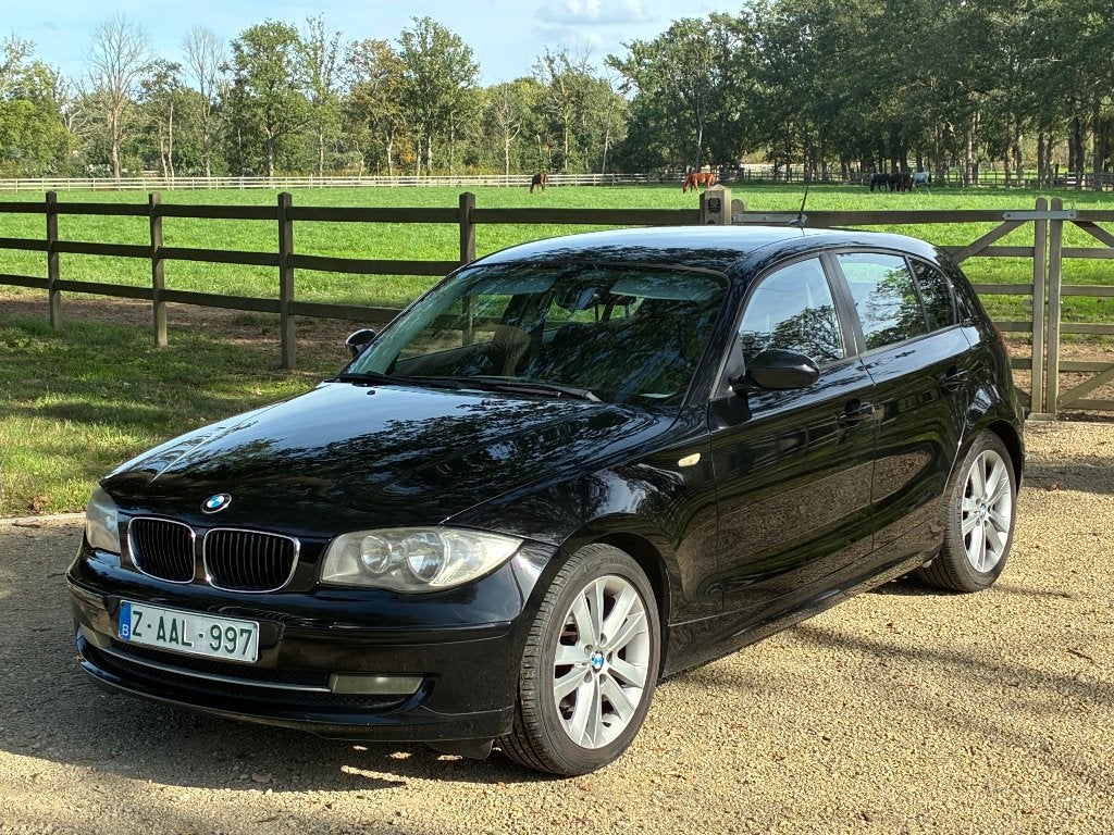 Bmw 118d in heel mooie staat. Airco!, Auto's, 1998 cc, Zwart, 4 cilinders, Zwart