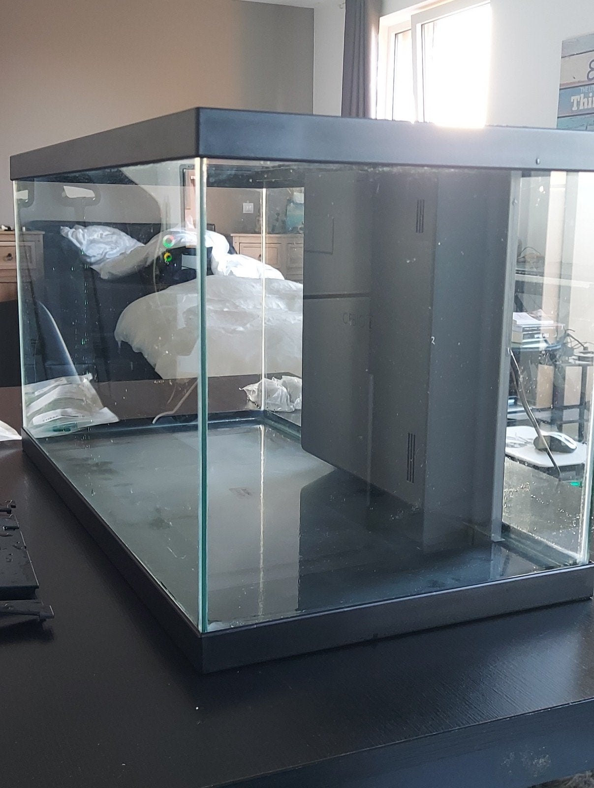 Kit aquarium 60L débutant complêt et fonctionnel, Enlèvement, Couvercle inclus, Comme neuf, Aquarium vide