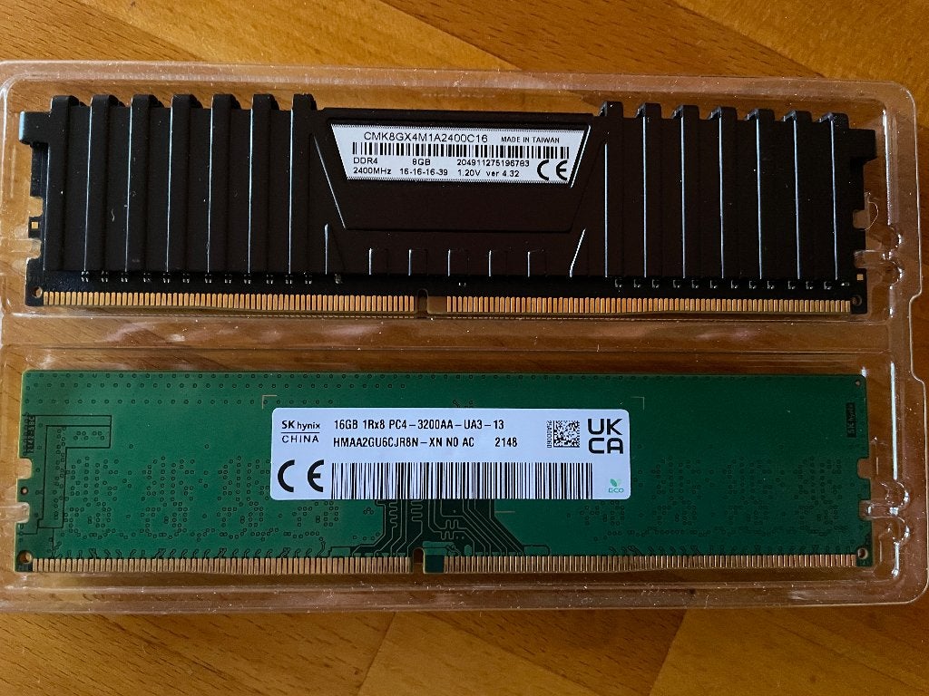 16GB DDR4-3200 / 8GB DDR4-2400, Computers en Software, RAM geheugen, Gebruikt, Verzenden, DDR4, 8 GB