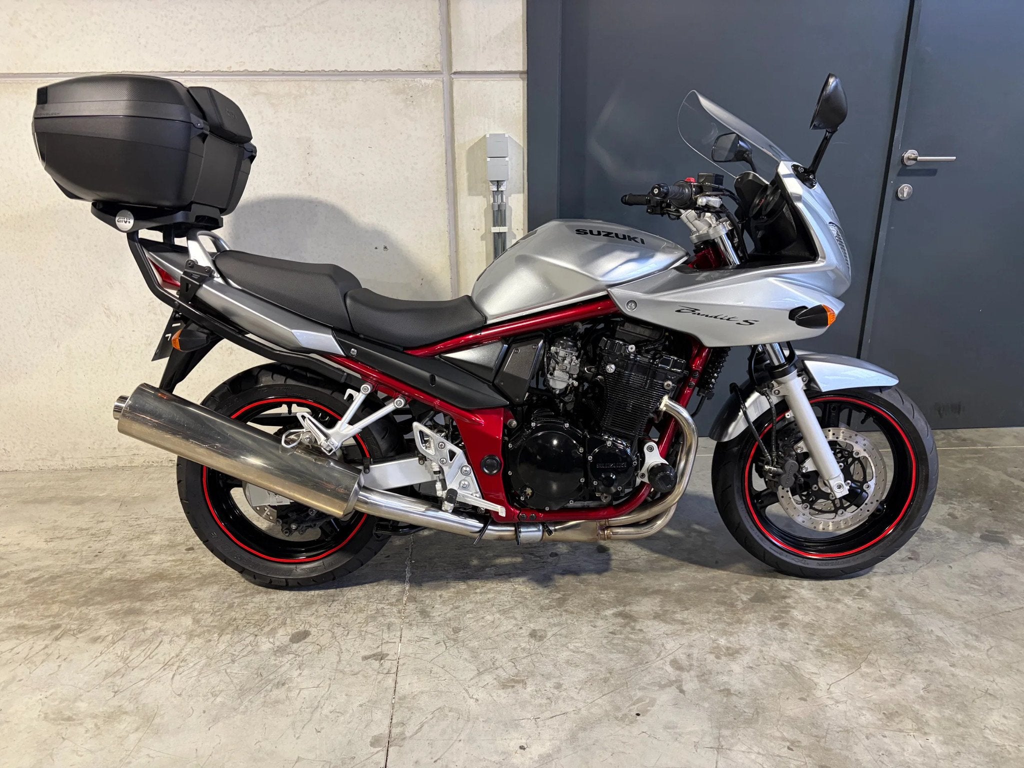Suzuki GSF 650 S Bandit in mooie staat met nieuwe topcase, Motoren, Meer dan 35 kW, Toermotor, Handgeschakeld, 650 cc