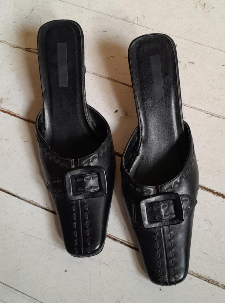 Prachtige muiltjes 39., Ophalen of Verzenden, Zo goed als nieuw, Instappers, Zwart