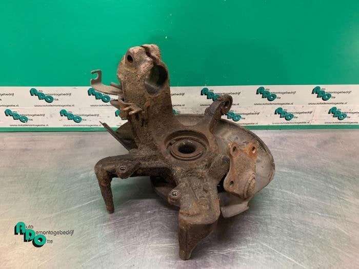 Fusee rechts-voor van een Volkswagen Polo (Polo 01-), Gebruikt, -, Volkswagen, -
