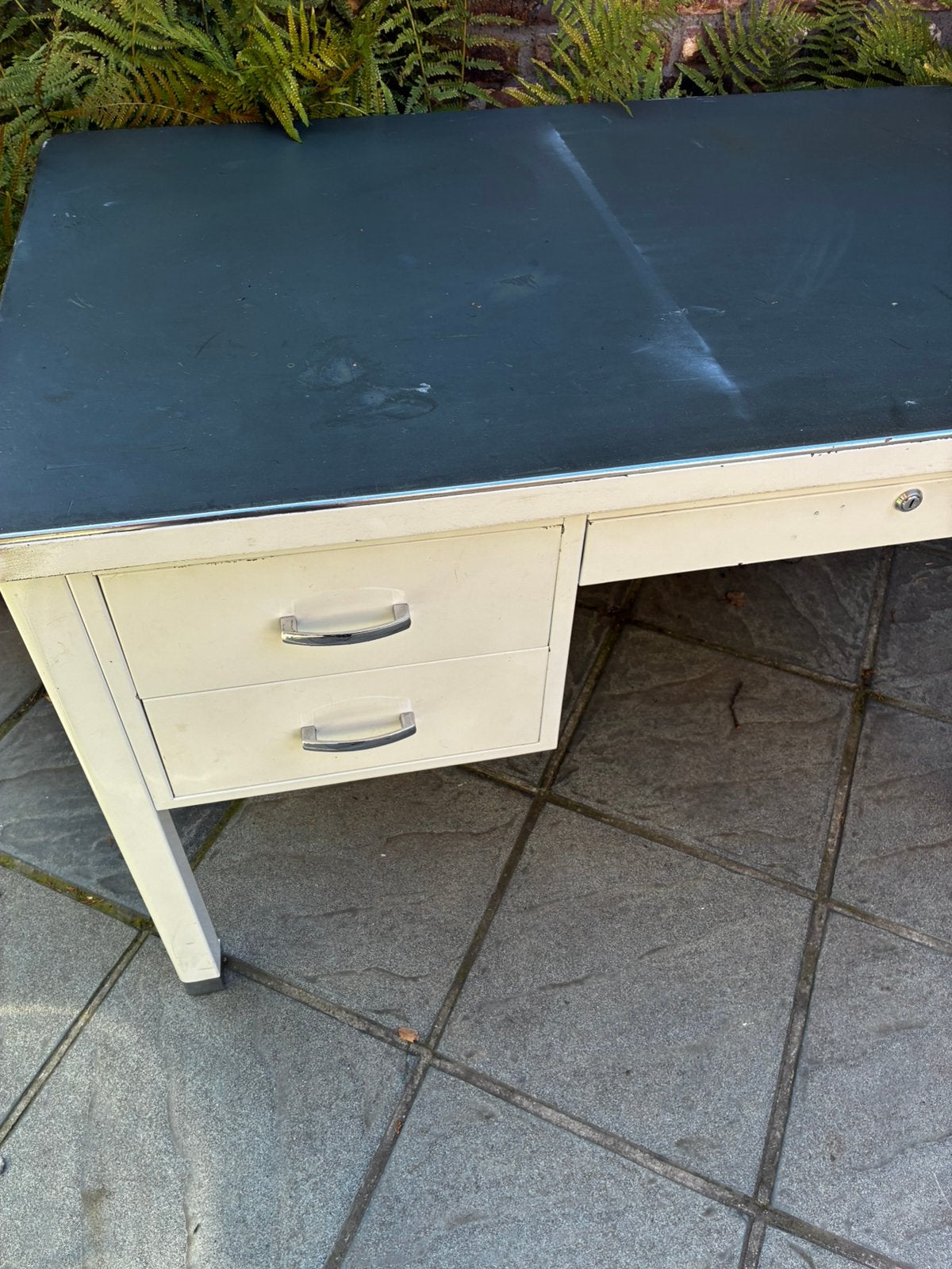 Vintage metalen bureau, Huis en Inrichting, Ophalen, Gebruikt, Metaal, Industrieel