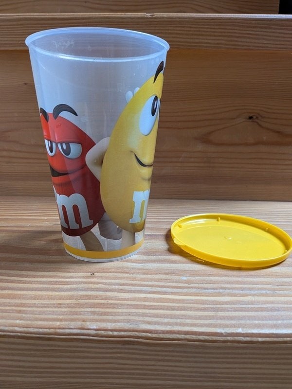cuisine - grand gobelet avec couvercle de M&M's, Ophalen, Gebruikt