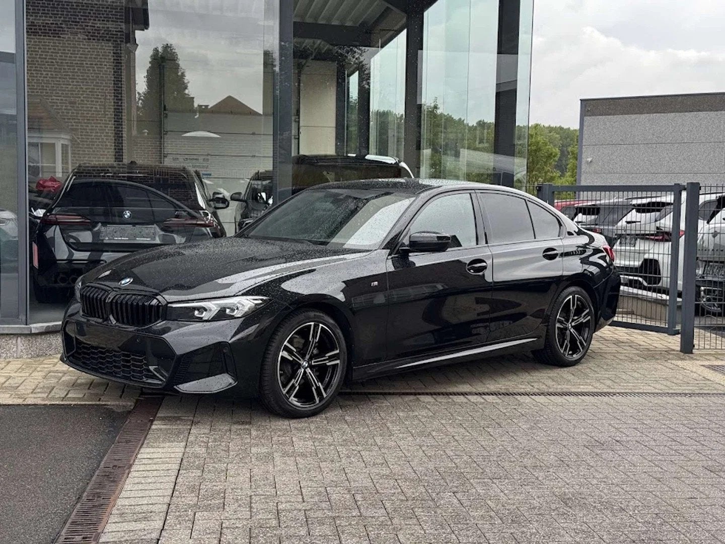 BMW 3 Serie 318 iA sedan M Sport / BLINDSPOT / KEYLESS / PDC, Automaat, 1998 cc, https://public.car-pass.be/vhr/e5e1d934-c411-432e-8ad3-89a531d0871b