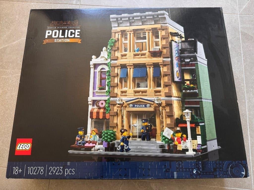 LEGO Icons Politiebureau - 10278 - NIEUW / Sealed, Kinderen en Baby's, Speelgoed | Duplo en Lego, Ophalen of Verzenden, Ongeopend/sealed