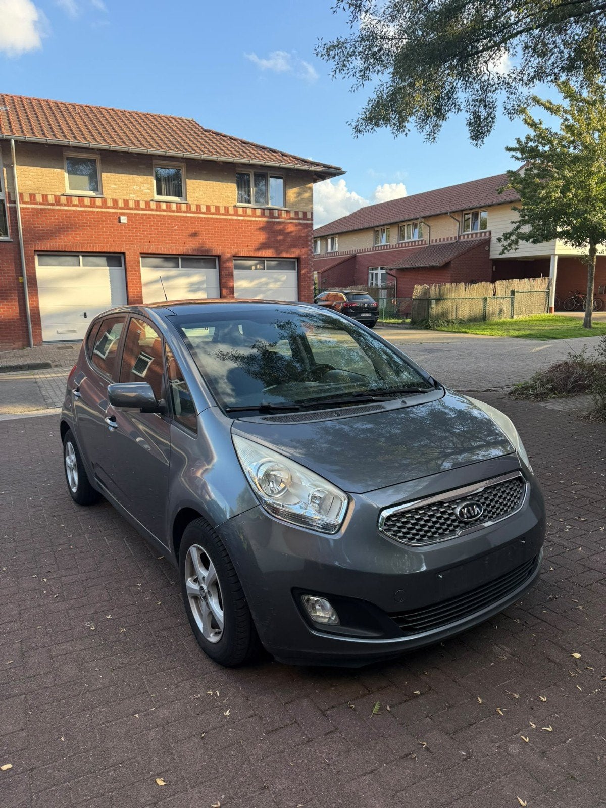 Kia Venga 1.4CRDi homologuée EUR5, Boîte manuelle, Noir, 5 portes, Particulier