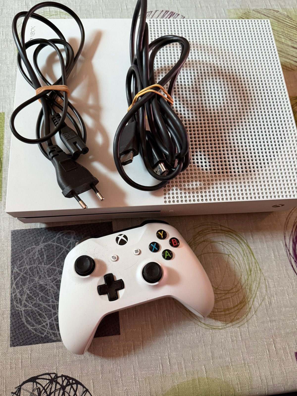 Xbox one s 1tb met 5 games, Games en Spelcomputers, Spelcomputers | Xbox One, Met games, Xbox One, Ophalen of Verzenden, Zo goed als nieuw