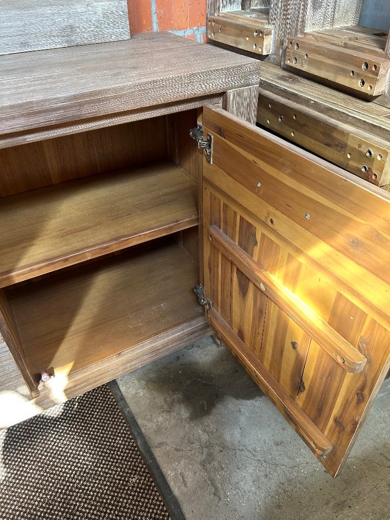 Eetplaats dressoir tafel 2 banken en 2 stoelen, Ophalen, Gebruikt, Minder dan 4 stoelen