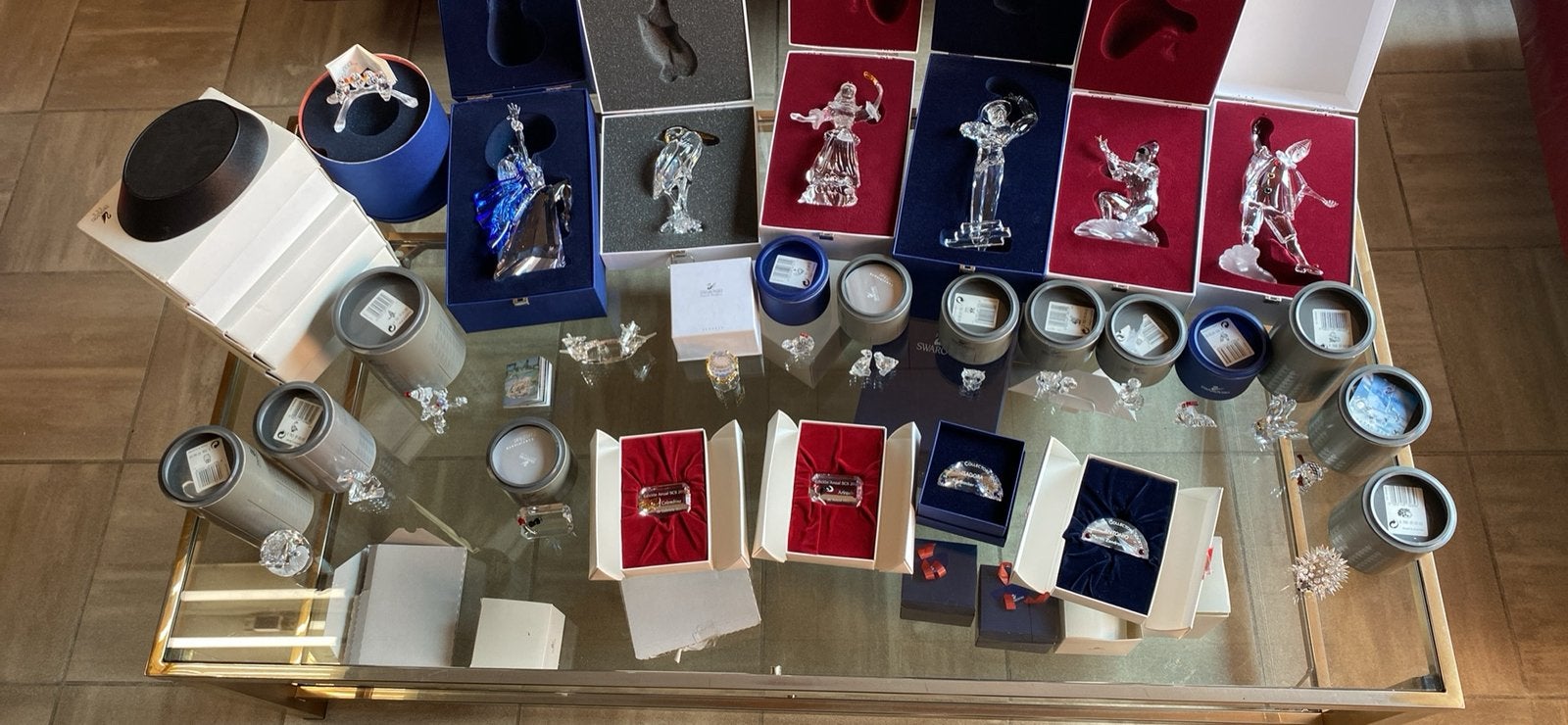 Collection de figurines Swarovski, Enlèvement