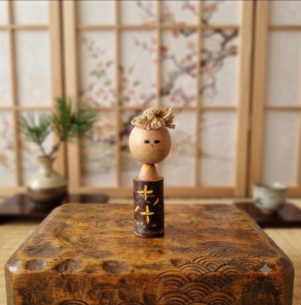 Grappige kokeshi, Antiek en Kunst, Kunst | Niet-Westerse kunst, Hout, Handgemaakt, Verzenden, Japan