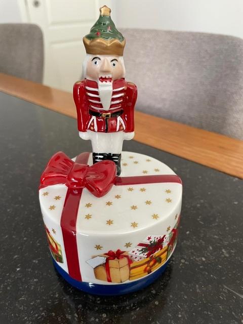 Villeroy & boch  boite a musique, Maison & Meubles, Enlèvement ou Envoi, Neuf, Porcelaine