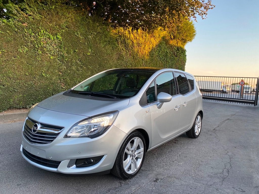 Opel Meriva Cosmo • 05/12/2014 • 163000.km • 1,4i/Essence, Argent ou Gris, Achat, Euro 6, Entreprise
