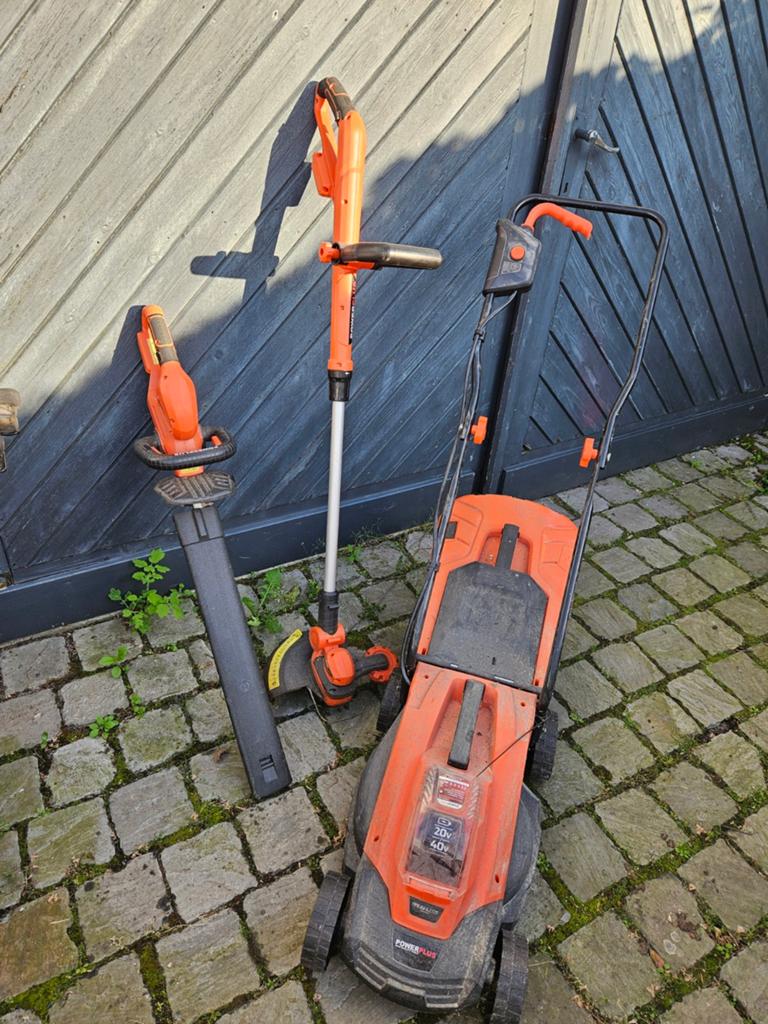 Tondeuse à gazon, coupe-bordure et sécateur Powerplus