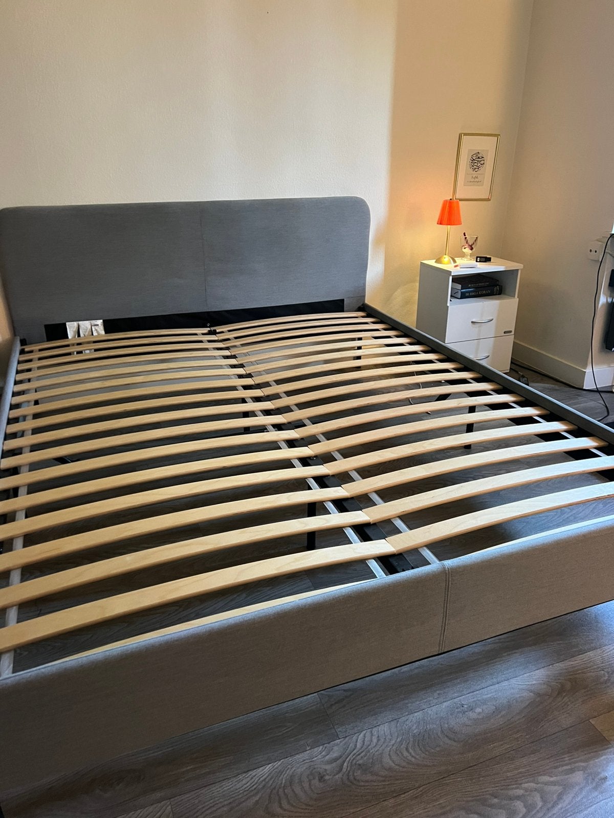 IKEA bed met lattenbodem, 160x200 grijs. Beschikbaar tot di, Ophalen, Gebruikt, Tweepersoons, 200 cm