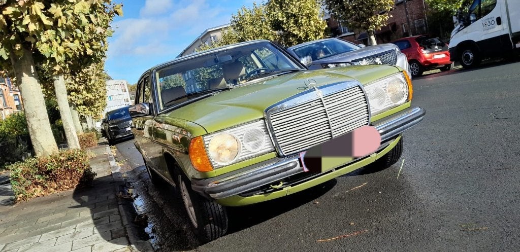Mercedes W123 200 ( 66.000 km ), Série 200, Beige, Carnet d'entretien, 5 portes