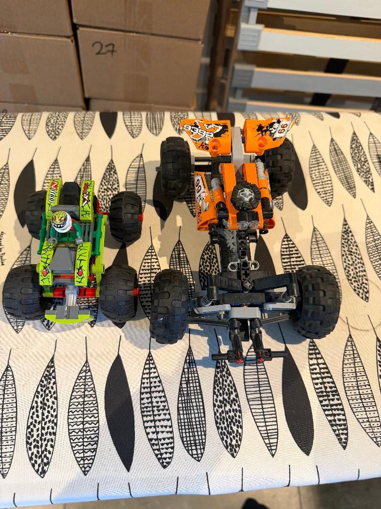 2 lego auto's + reserve onderdelen, Gebruikt, Overige thema's, Lego, Ophalen of Verzenden