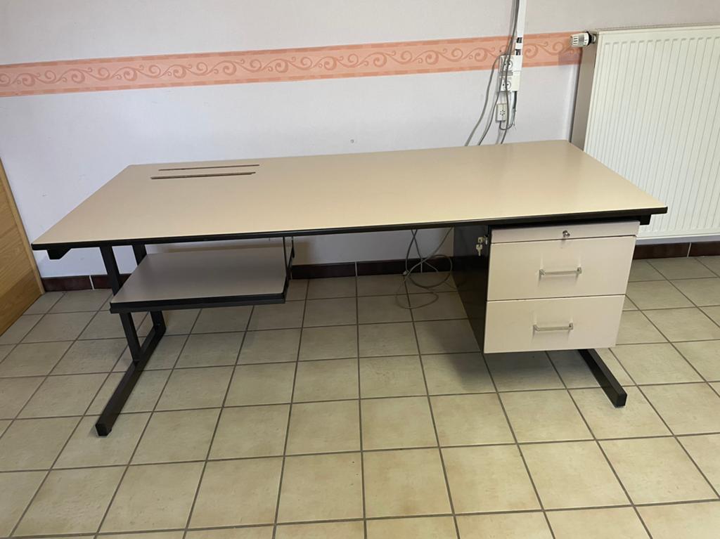 Bureautafel met 3 lades, Huis en Inrichting, Bureaus, Ophalen, Zo goed als nieuw, Overige merken, Computerbureau