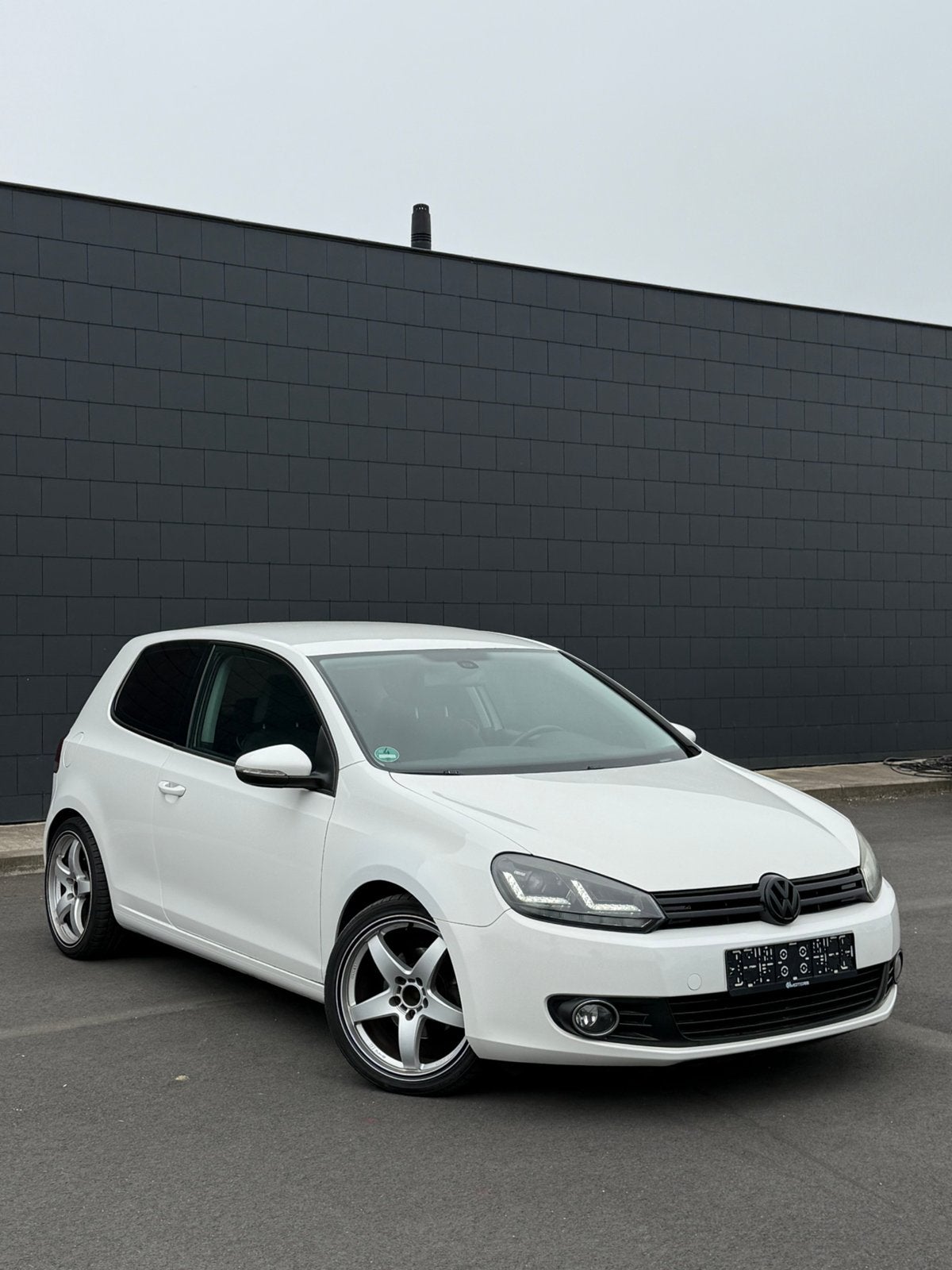 Vw Golf 6 Benzine airco sportuitlaat verlaagd + gekeurd vvk, Auto's, Voorwielaandrijving, Euro 5, Stof, Zwart
