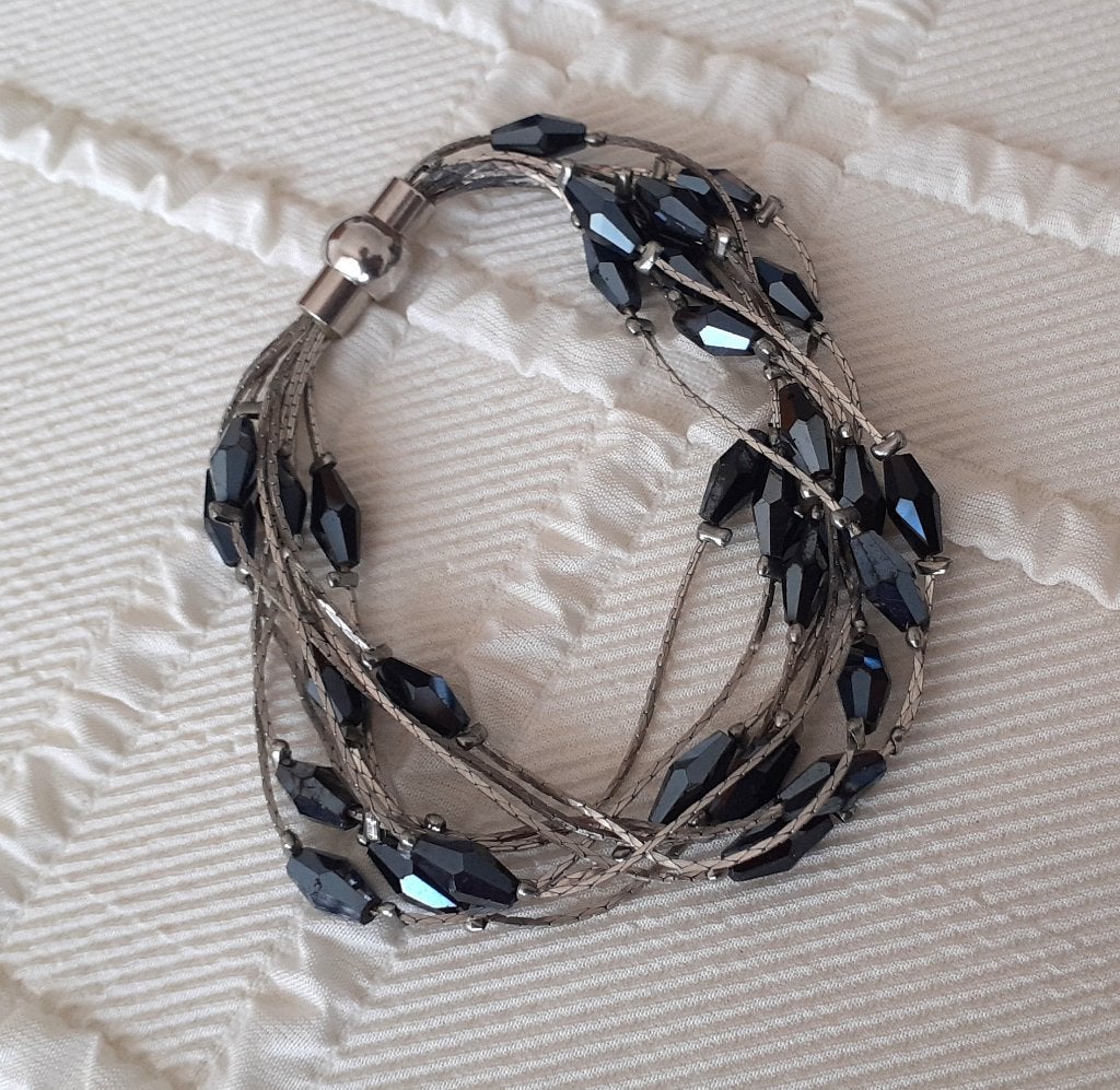 Armband elegant chic met speciale zwarte kristallen, Handtassen en Accessoires, Overige materialen, Zwart, Nieuw, Ophalen of Verzenden