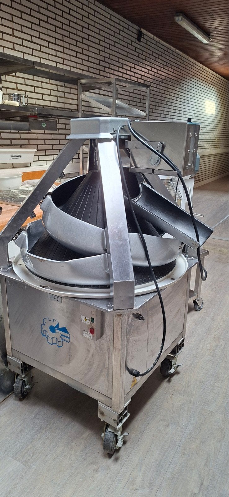 bakkerijmachines, Ophalen