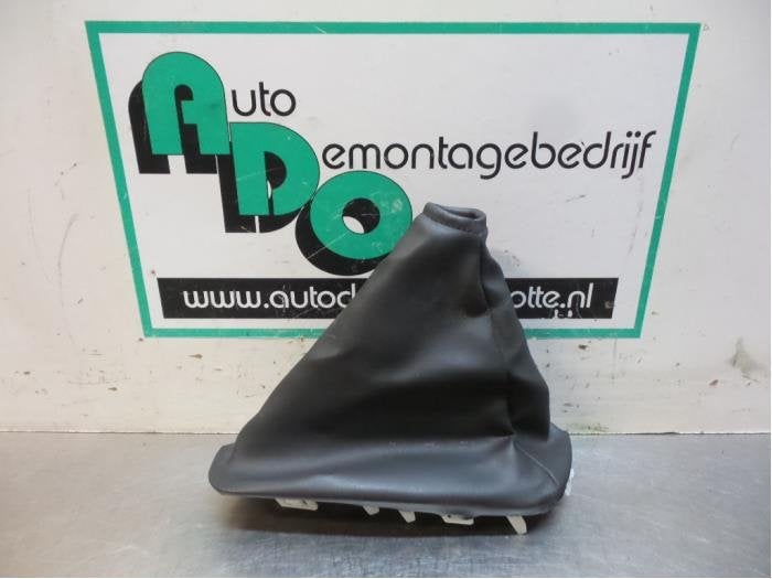 Enveloppe levier frein à main d'un Renault Megane (Megane 0, Renault, -, Utilisé, -