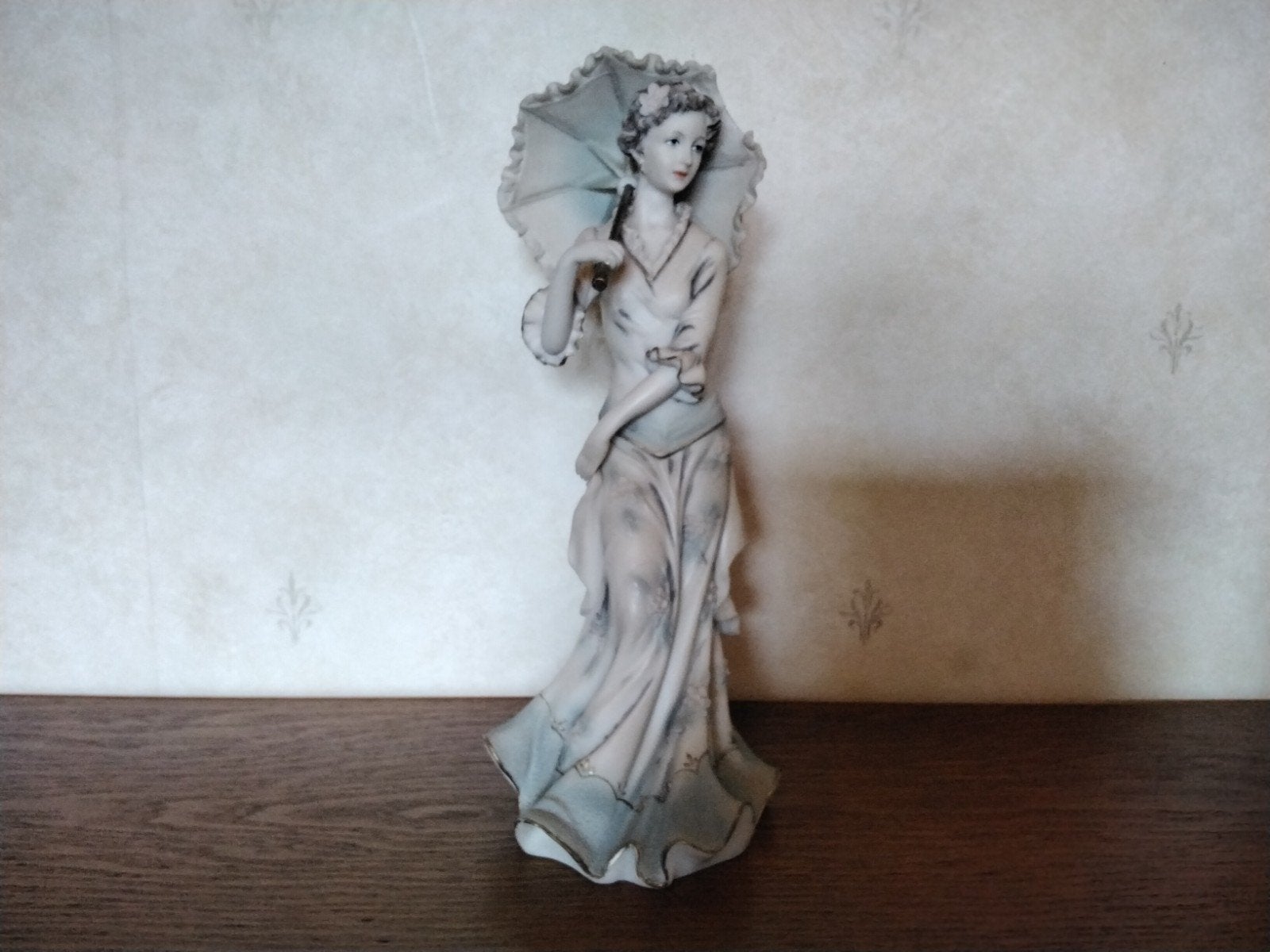 Romantisch beeldje in kunsstof uit de La Anina collection., Verzamelen, Ophalen of Verzenden, Zo goed als nieuw