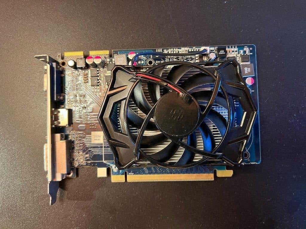 AMD Radeon HD 5670 grafische kaart, Ophalen of Verzenden, Zo goed als nieuw, AMD, HDMI