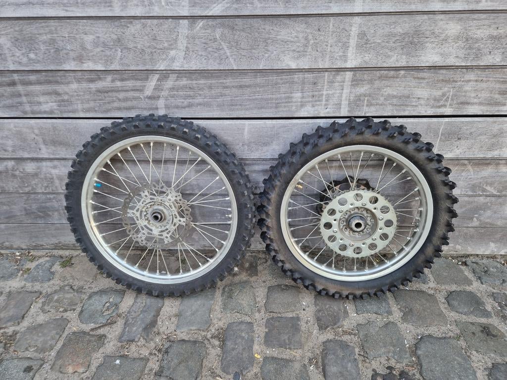 Wielen velgen banden yamaha yz125 yz250, Motos, Enlèvement