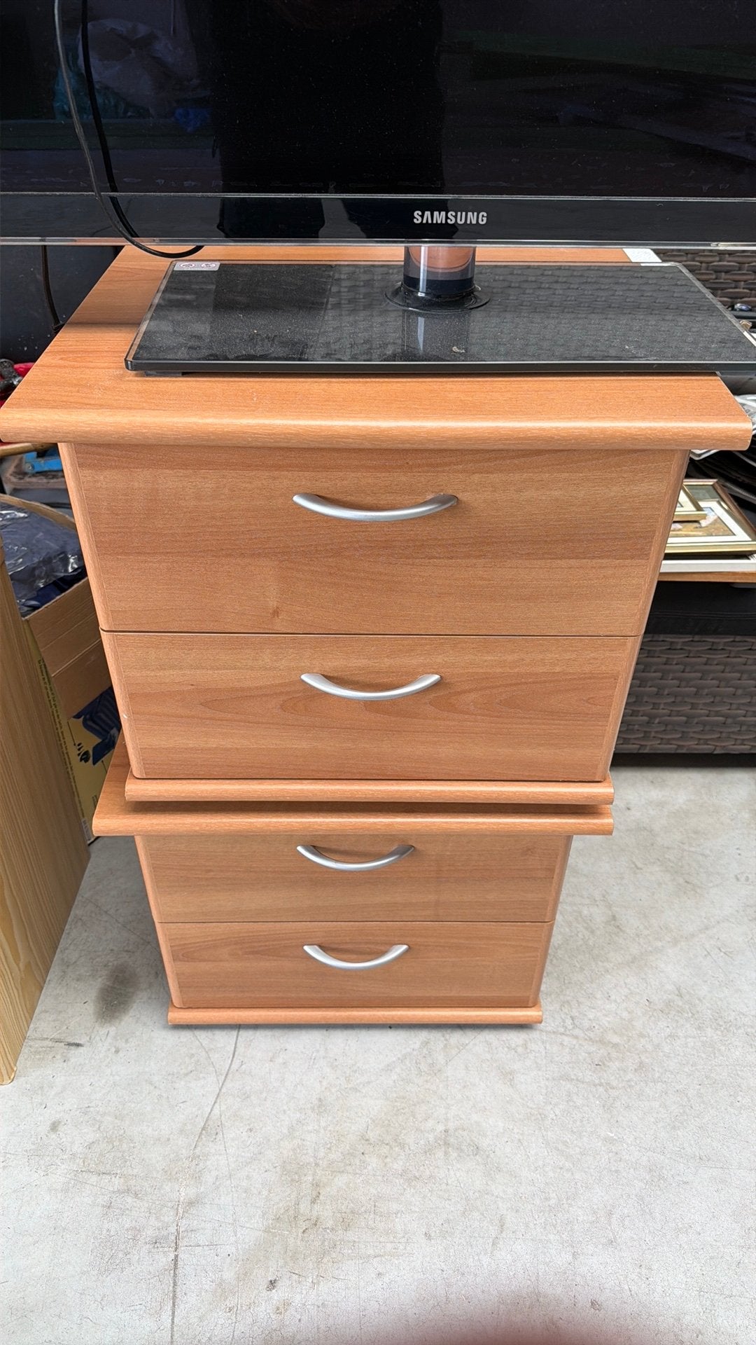 Twee houten kastjes €20/st, Ophalen, Zo goed als nieuw