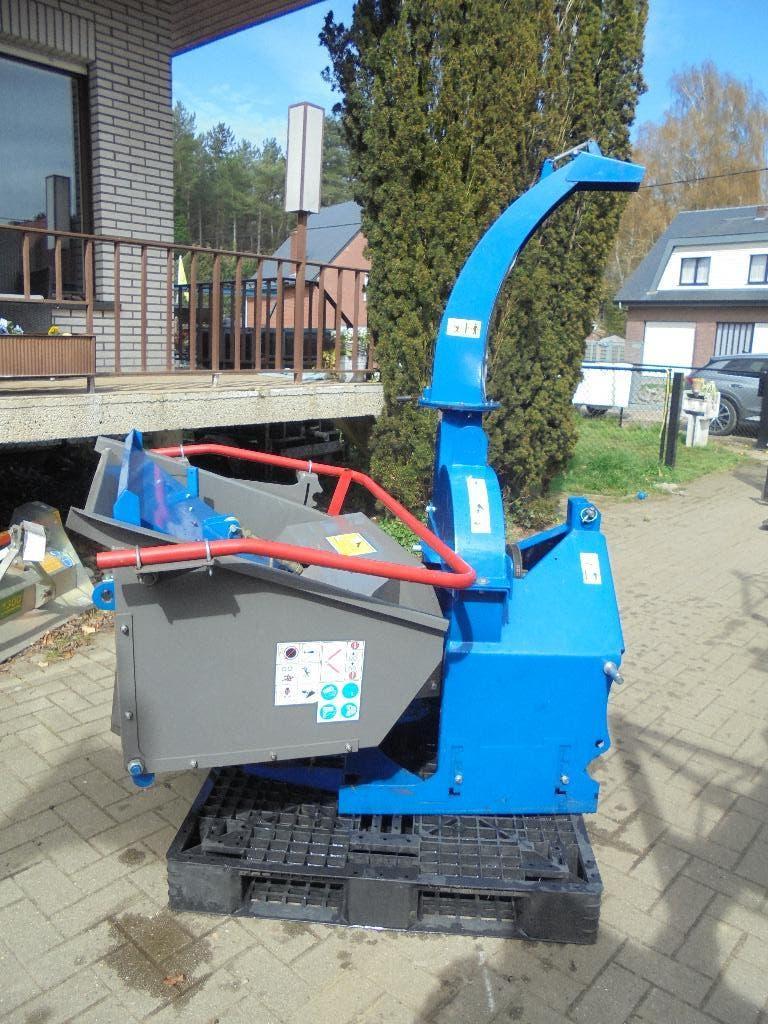 Okkassie Houthakselaar BX52 R, Ophalen