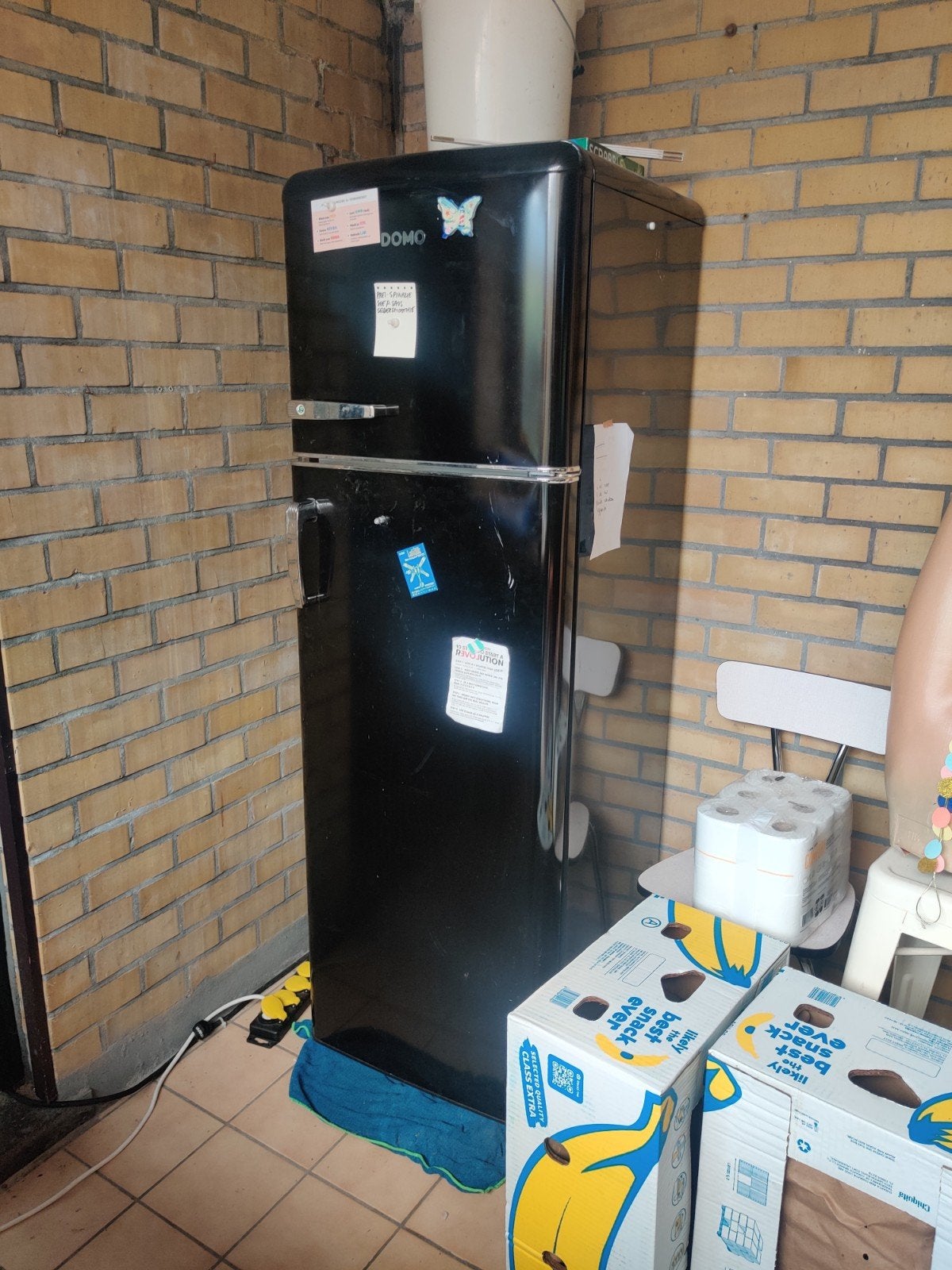 Koelkast met diepvriesvak DOMO, Elektronische apparatuur, Koelkasten en IJskasten, Ophalen, Gebruikt, Met vriesvak