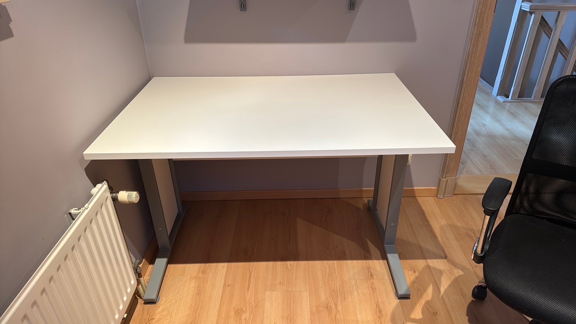Witte bureau, Ophalen, Zo goed als nieuw, Wit