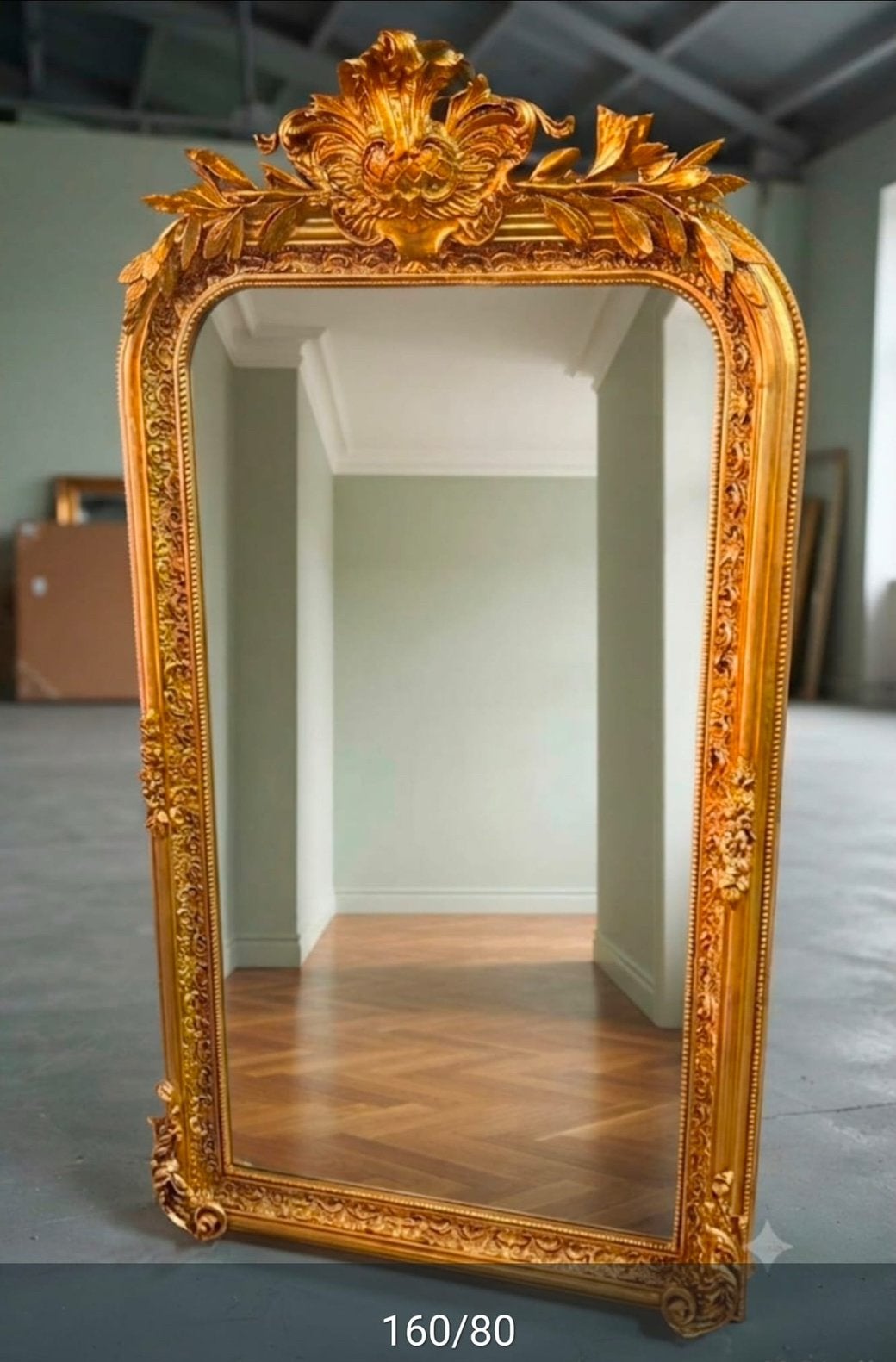 Miroir baroque de luxe, Enlèvement