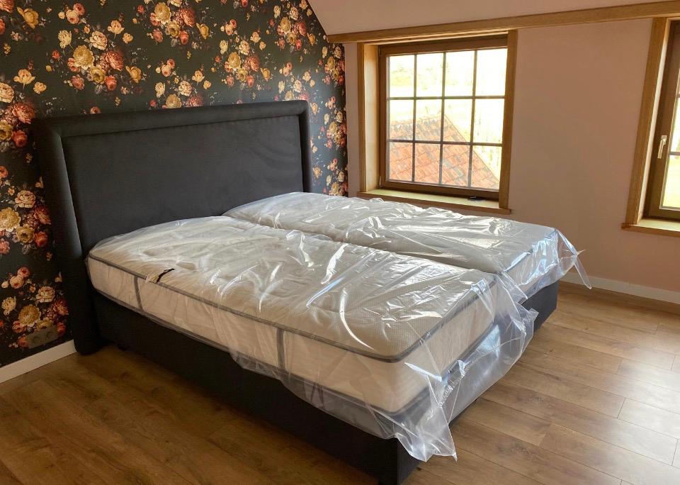 Boxspring met beka matrassen, Ophalen, Zo goed als nieuw