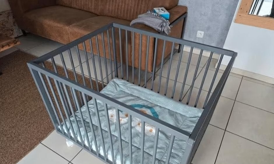 Kinderbox met volledig matras en dekbed in nieuwstaat, Ophalen of Verzenden, Nieuw