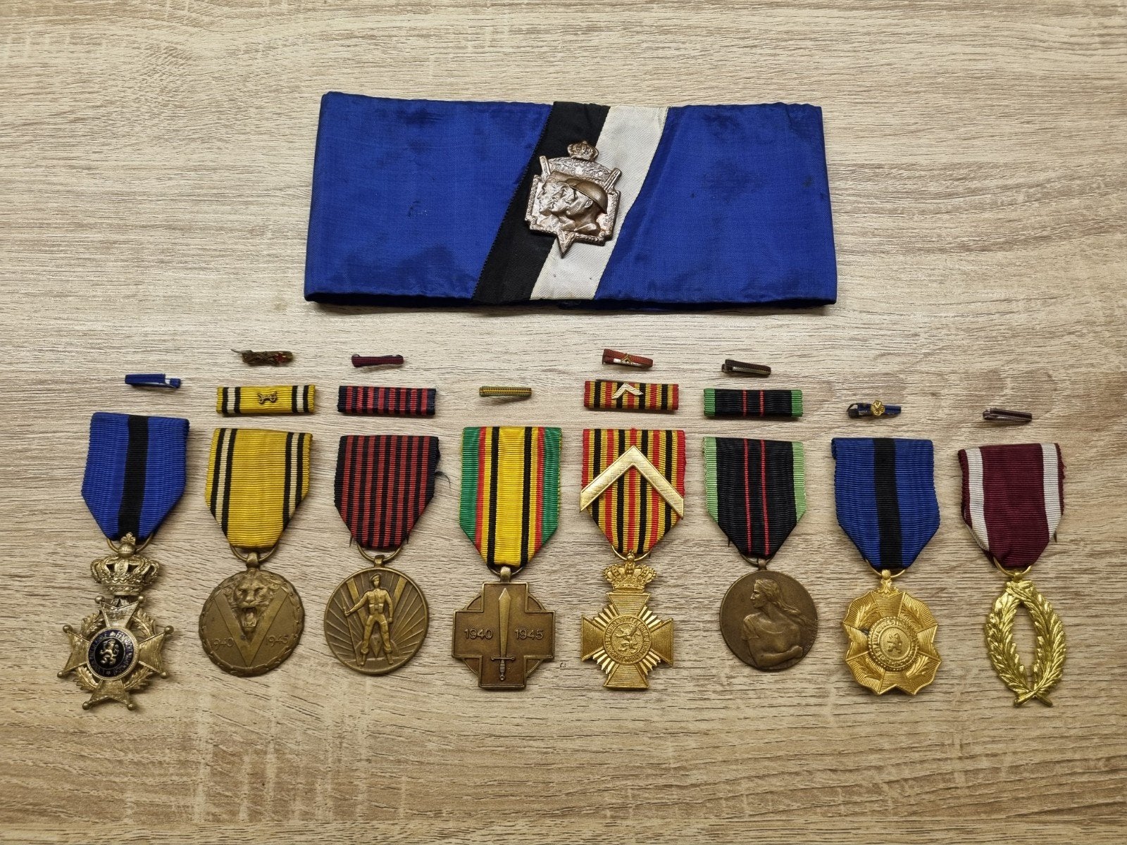 Set medailles Belgische oorlogsvrijwilliger WOII, Enlèvement ou Envoi, Armée de terre, Ruban, Médaille ou Ailes