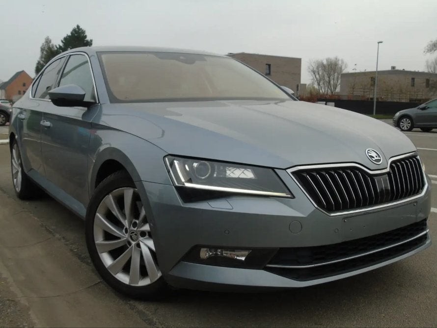 Skoda Superb RSS 4x4 280PK *1e Eigen*Navi*Xenon*AUTOMAAT, Autos, Skoda, Cuir, Argent ou Gris, Achat, Euro 6