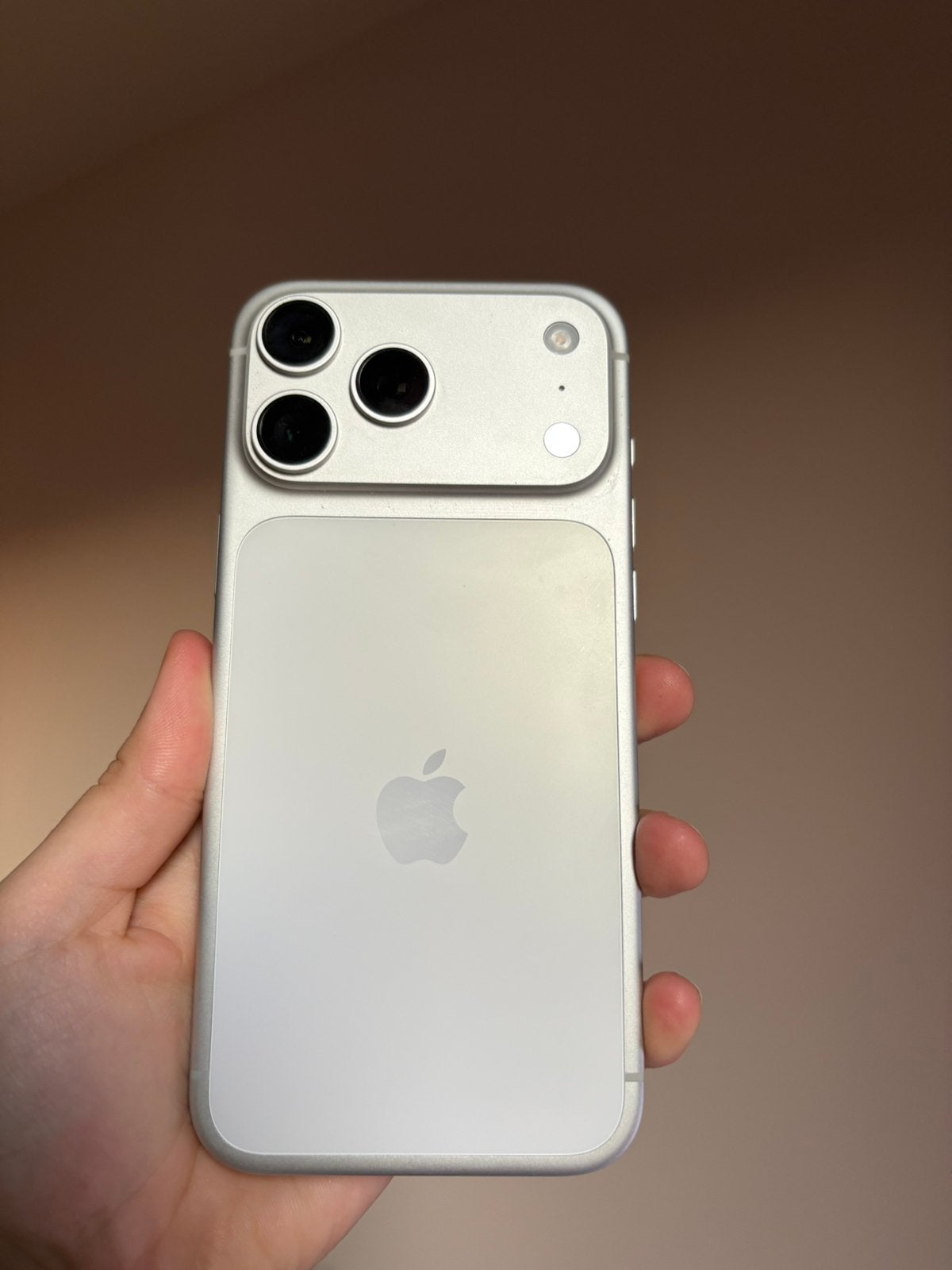 Apple iPhone 17 Pro Max + 2 hoesjes (Holdit), Telecommunicatie, Mobiele telefoons | Apple iPhone, 99 %, Overige modellen, Zo goed als nieuw
