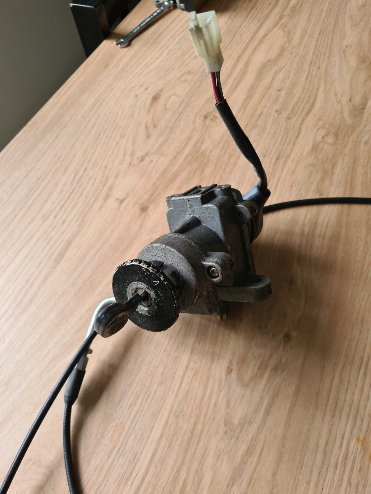 Contact slot Neco Lola 50cc scooter origineel, Fietsen en Brommers, Ophalen of Verzenden