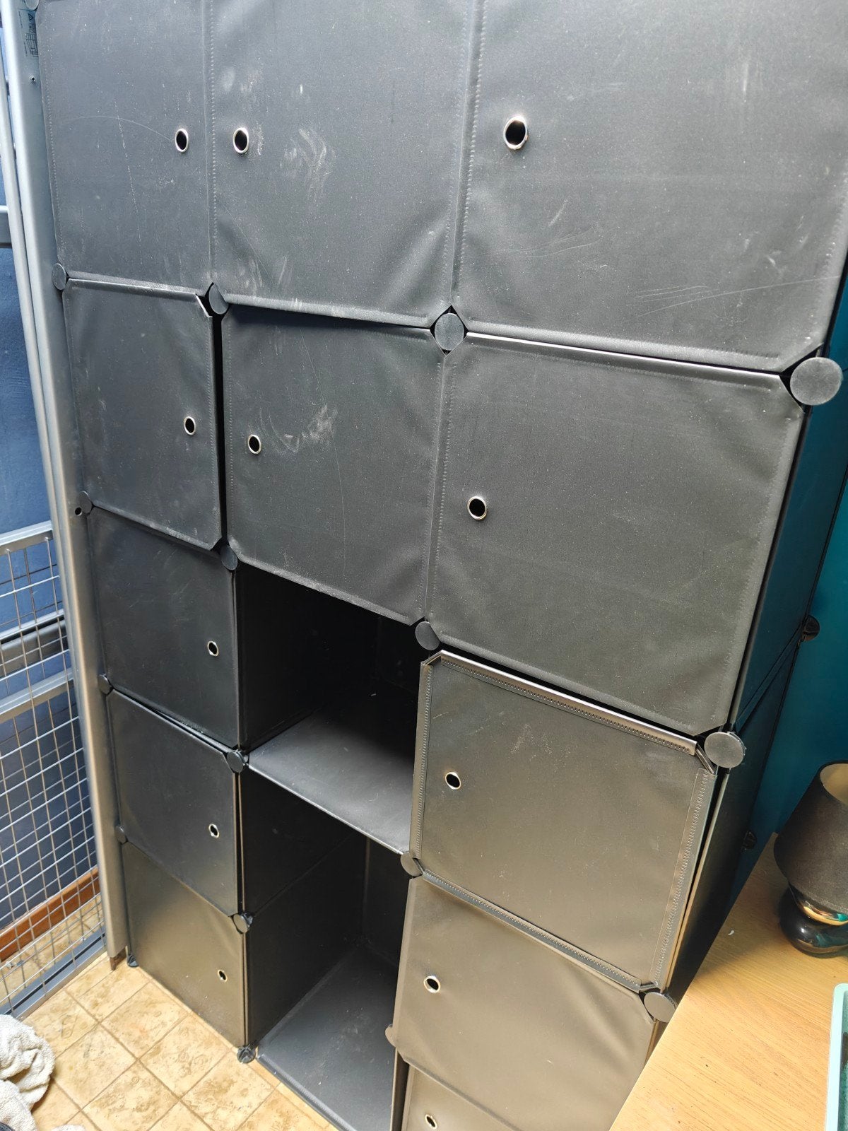 Schoen of garderobe kast, Ophalen