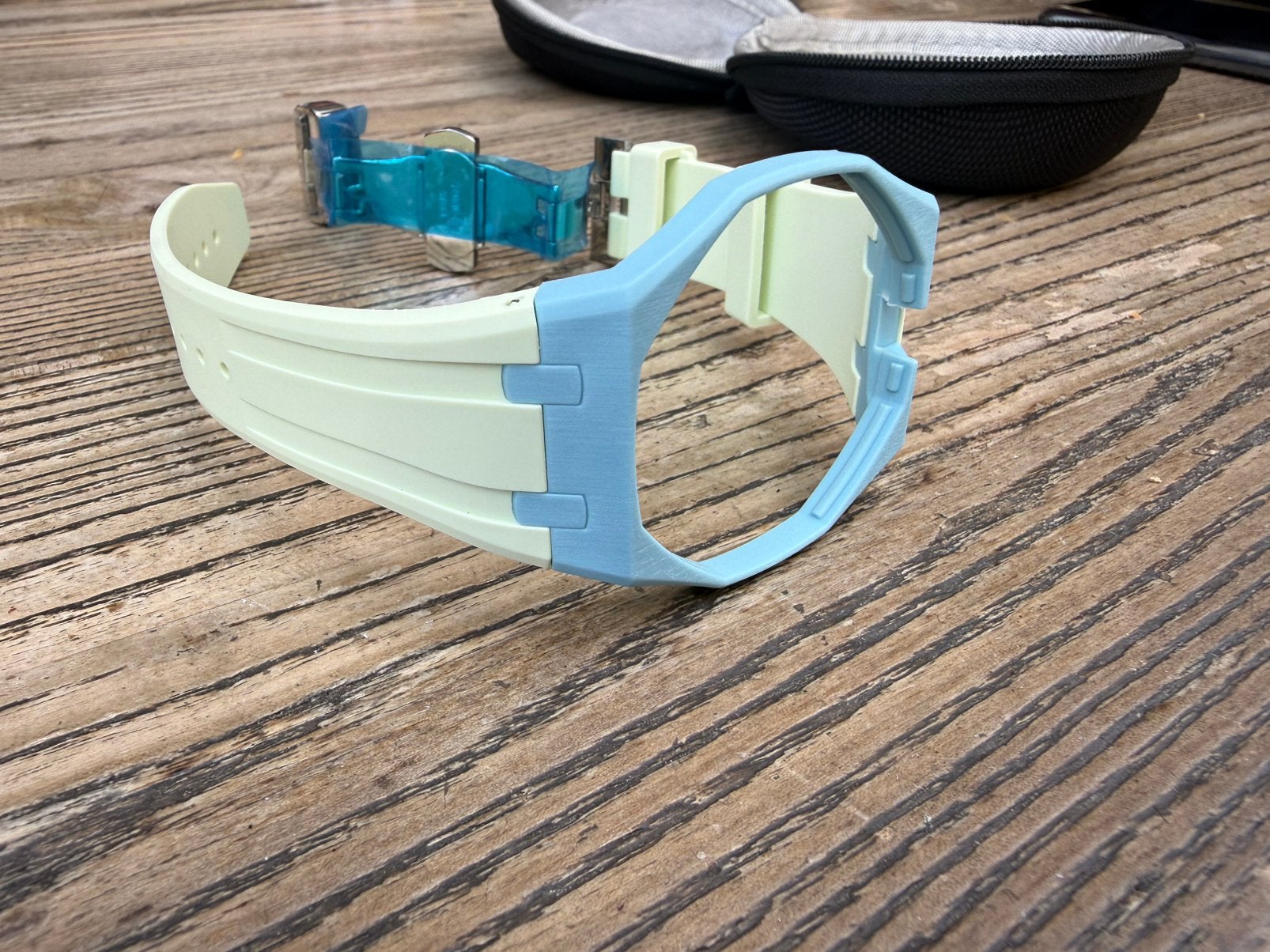 Bracelet bicolor royal pop, Handtassen en Accessoires, Ophalen of Verzenden, Nieuw, Polshorloge