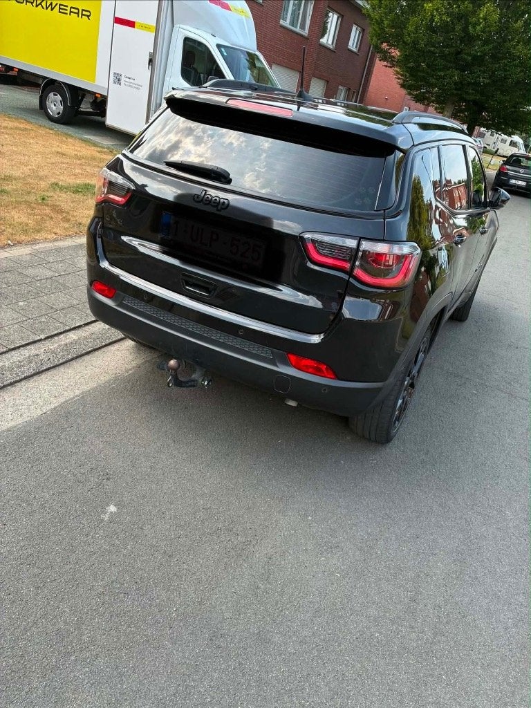 Jeep Compass zwarte uitvoering, Autos, 1332 cm³, Achat, 1505 kg, Noir