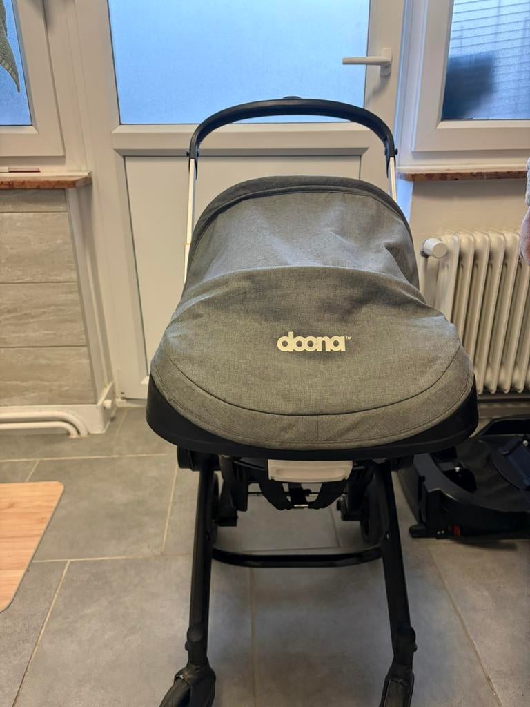 Pousette doona + isofix ., Enlèvement ou Envoi, Utilisé, Poussette