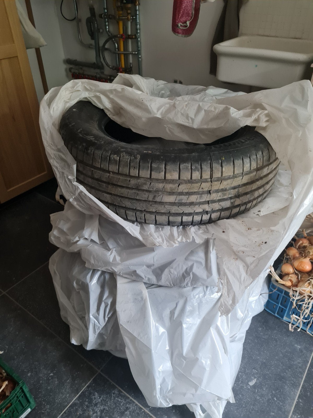 4 pneus Hankook 215/65 R17 Dacia Duster 2025, Auto-onderdelen, Banden en Velgen, Ophalen, 215 mm, Nieuw, 17 inch